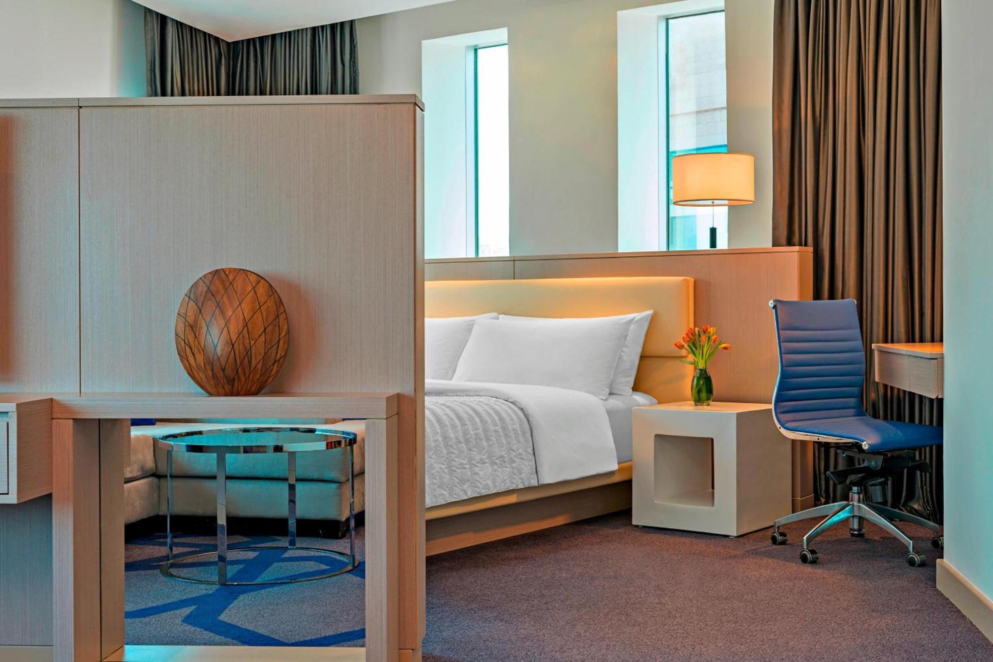 Deluxe Suite, 1 Bedroom Suite, 1 King,1357459271:JPEG