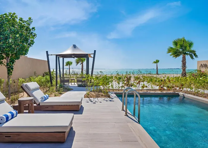 Beach hotel: Bab Al Nojoum Hudayriyat Villas